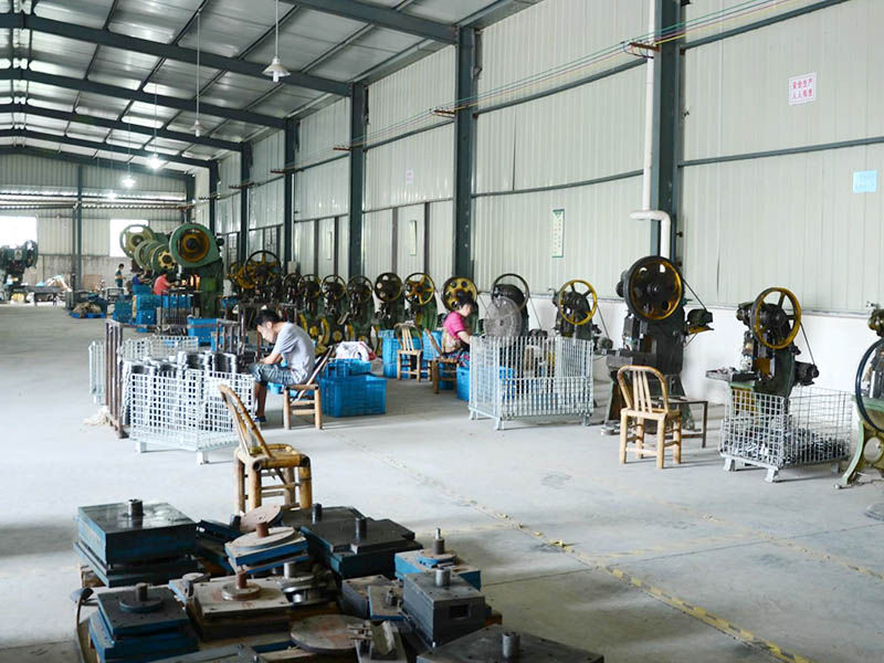 開一家五金加工廠需要哪些設備？